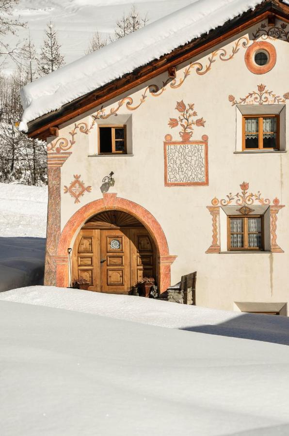 Chasa Curtins Apartment Valchava Exterior photo
