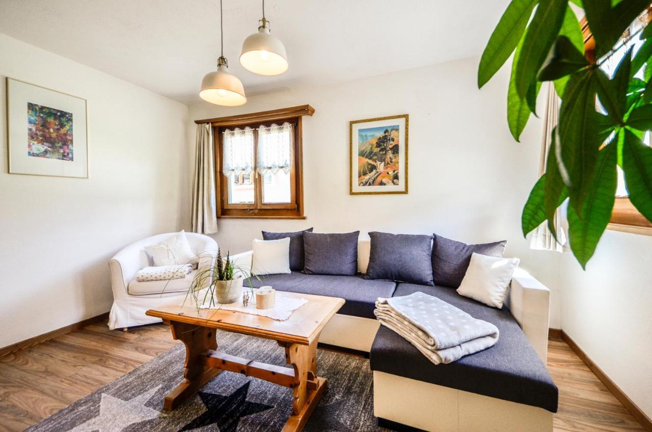 Chasa Curtins Apartment Valchava Exterior photo